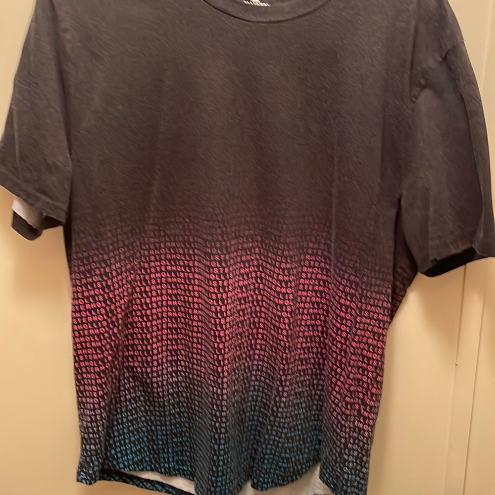 Hollister T shirt